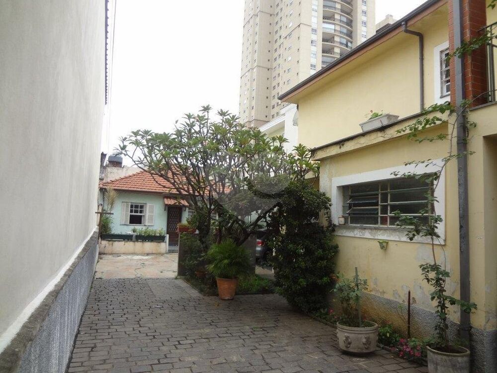 Sobrado à venda com 5 quartos, 266m² - Foto 1