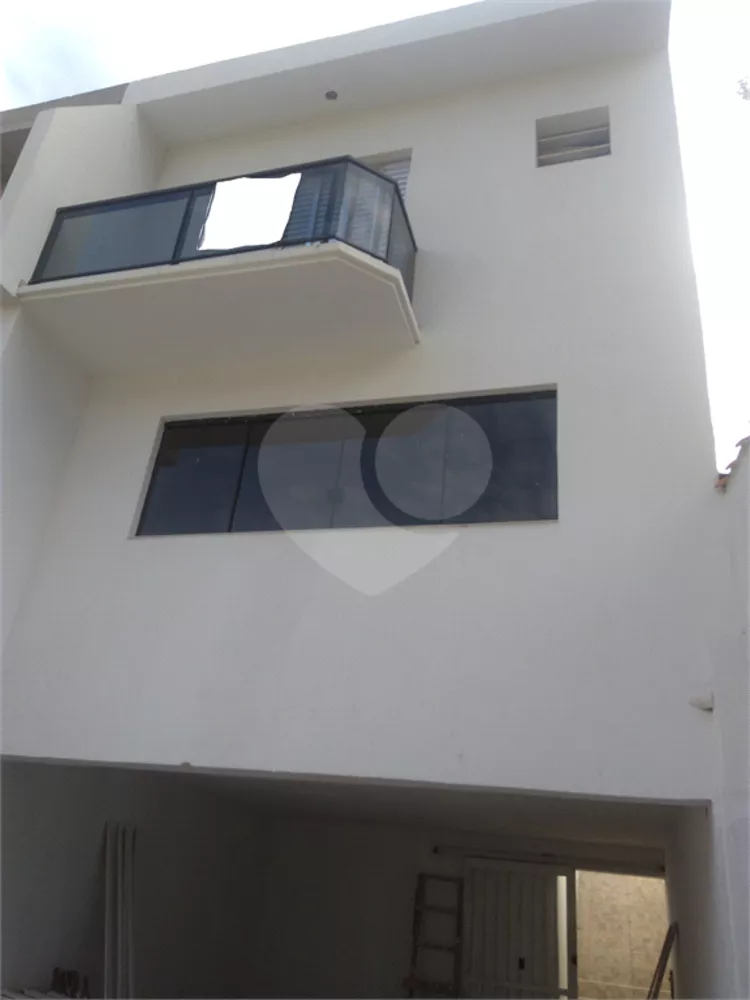 Sobrado à venda com 3 quartos, 180m² - Foto 1