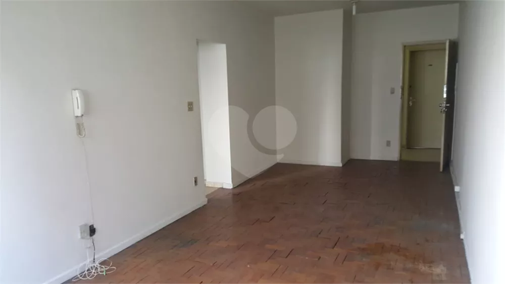 Apartamento à venda com 1 quarto, 48m² - Foto 2