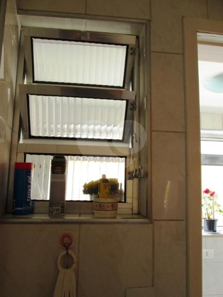 Apartamento à venda com 3 quartos, 75m² - Foto 13