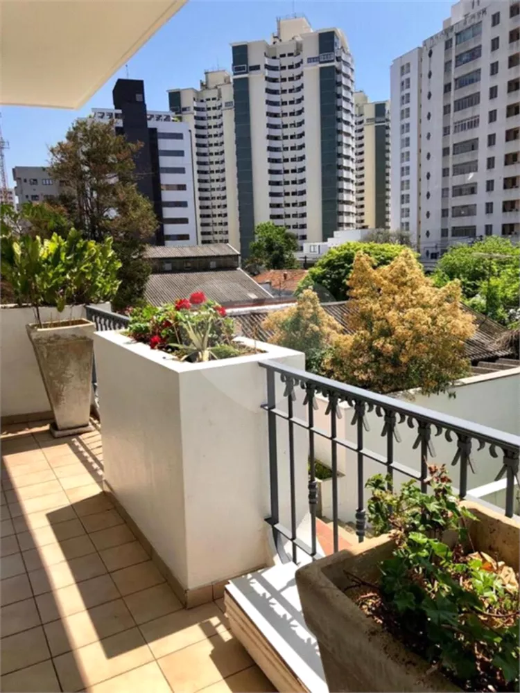 Apartamento à venda com 3 quartos, 192m² - Foto 1