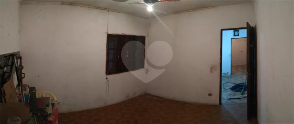 Sobrado à venda com 5 quartos, 200m² - Foto 2