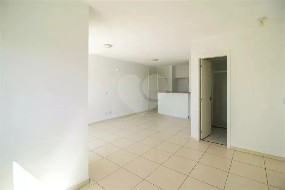 Apartamento à venda com 2 quartos, 66m² - Foto 4