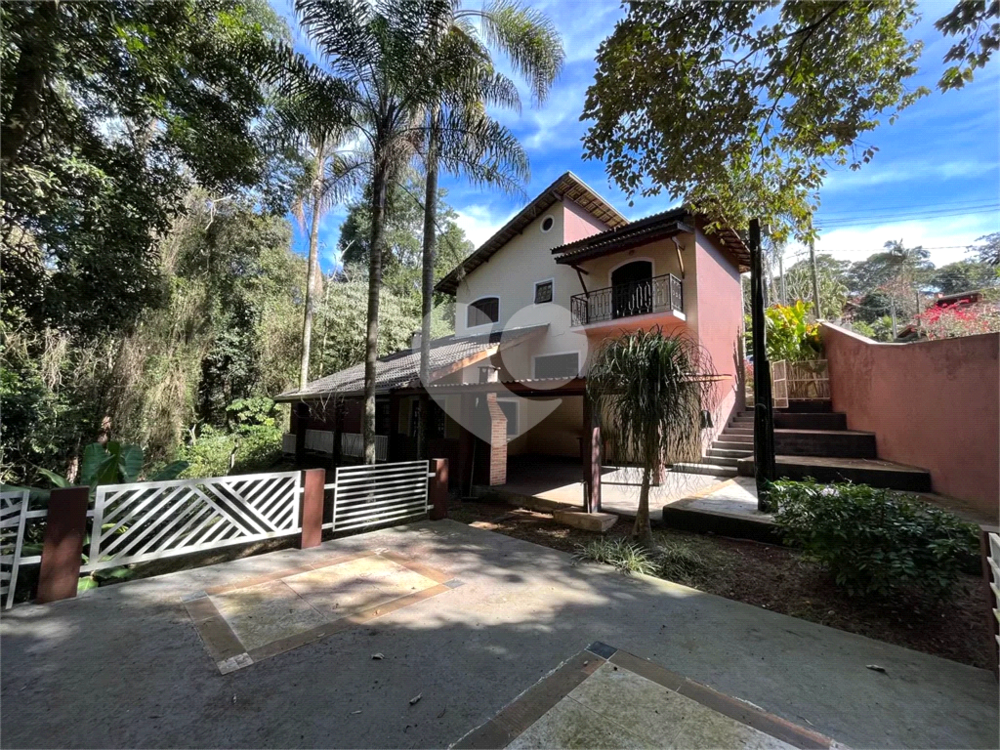 Casa de Condomínio à venda e aluguel com 2 quartos, 400m² - Foto 1