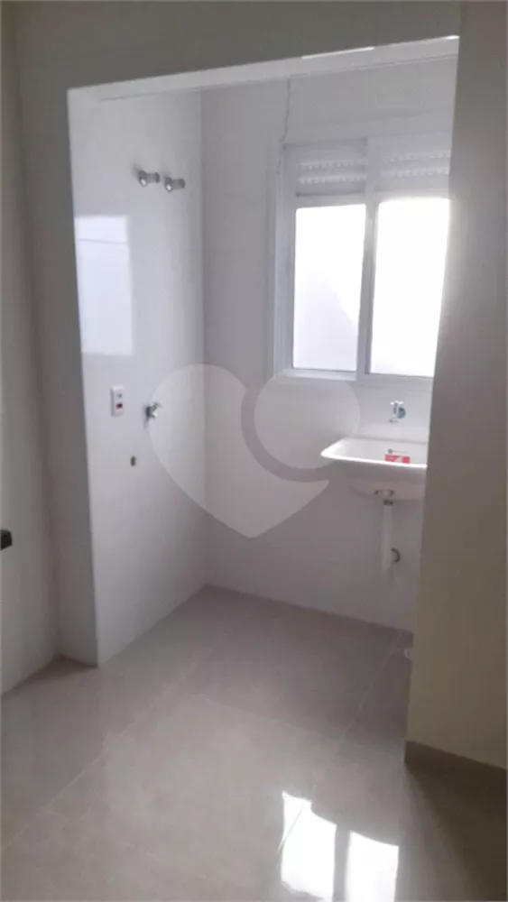 Apartamento à venda com 2 quartos, 42m² - Foto 4