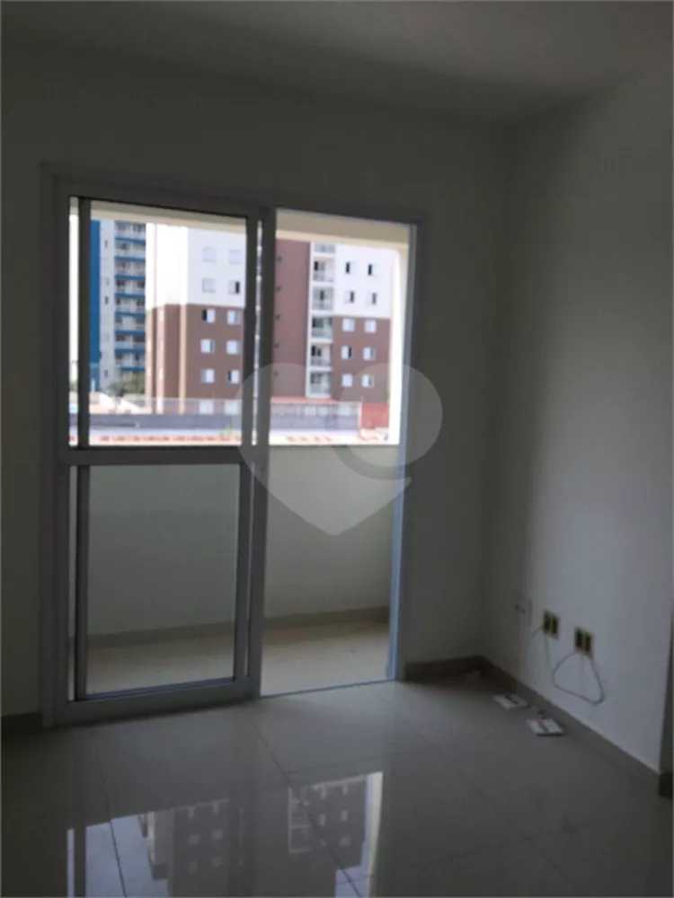 Apartamento à venda com 2 quartos, 42m² - Foto 2