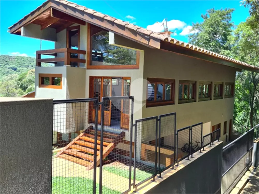 Casa de Condomínio à venda com 6 quartos, 390m² - Foto 2