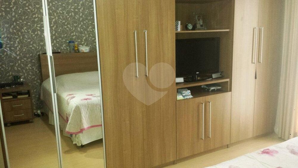 Sobrado, 3 quartos, 222 m² - Foto 1