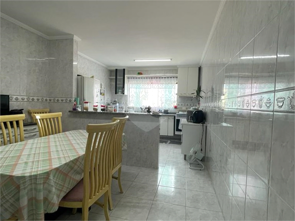 Sobrado à venda com 3 quartos, 240m² - Foto 3