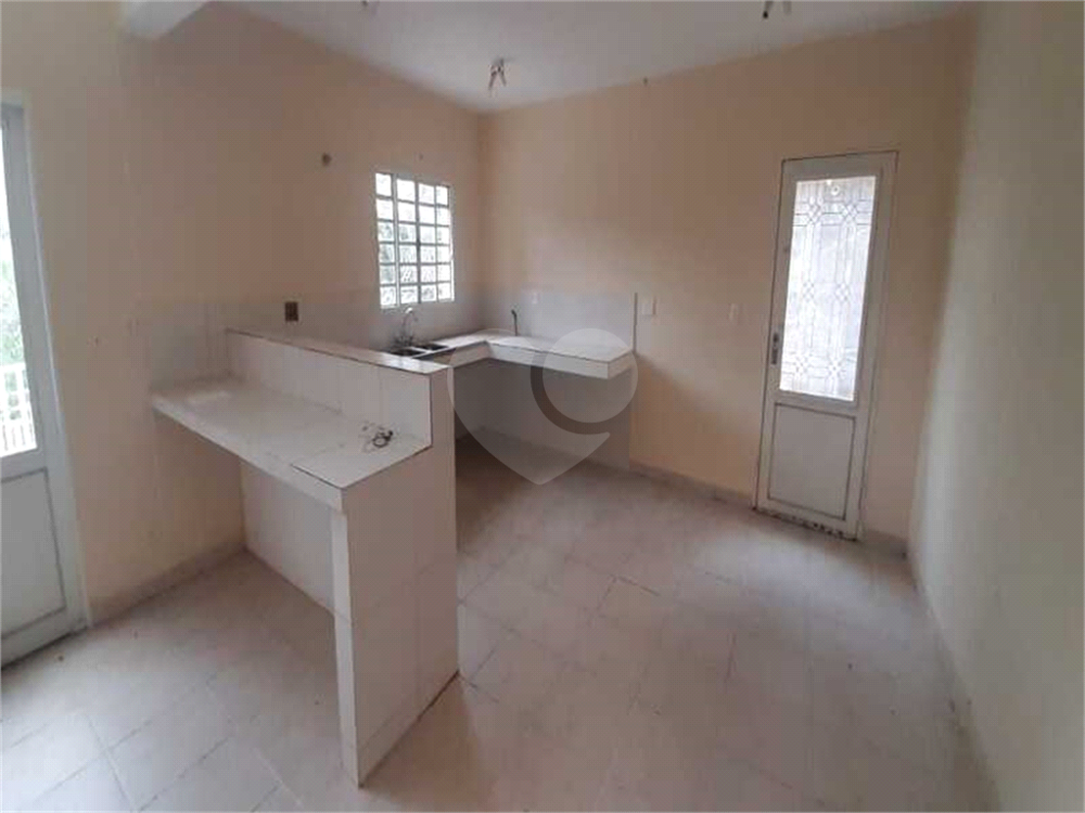 Sobrado à venda com 4 quartos, 230m² - Foto 1