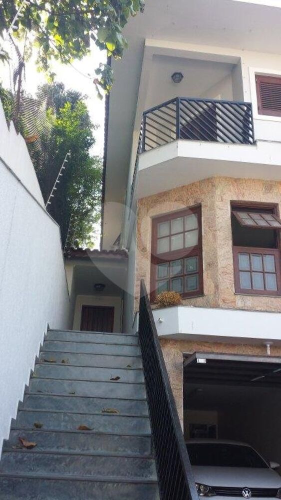 Sobrado à venda com 3 quartos, 200m² - Foto 2