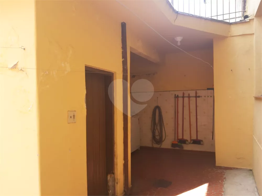 Sobrado à venda com 5 quartos, 180m² - Foto 2