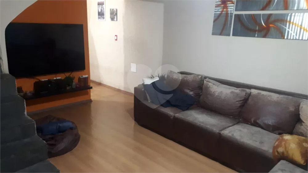 Sobrado à venda com 3 quartos, 120m² - Foto 1