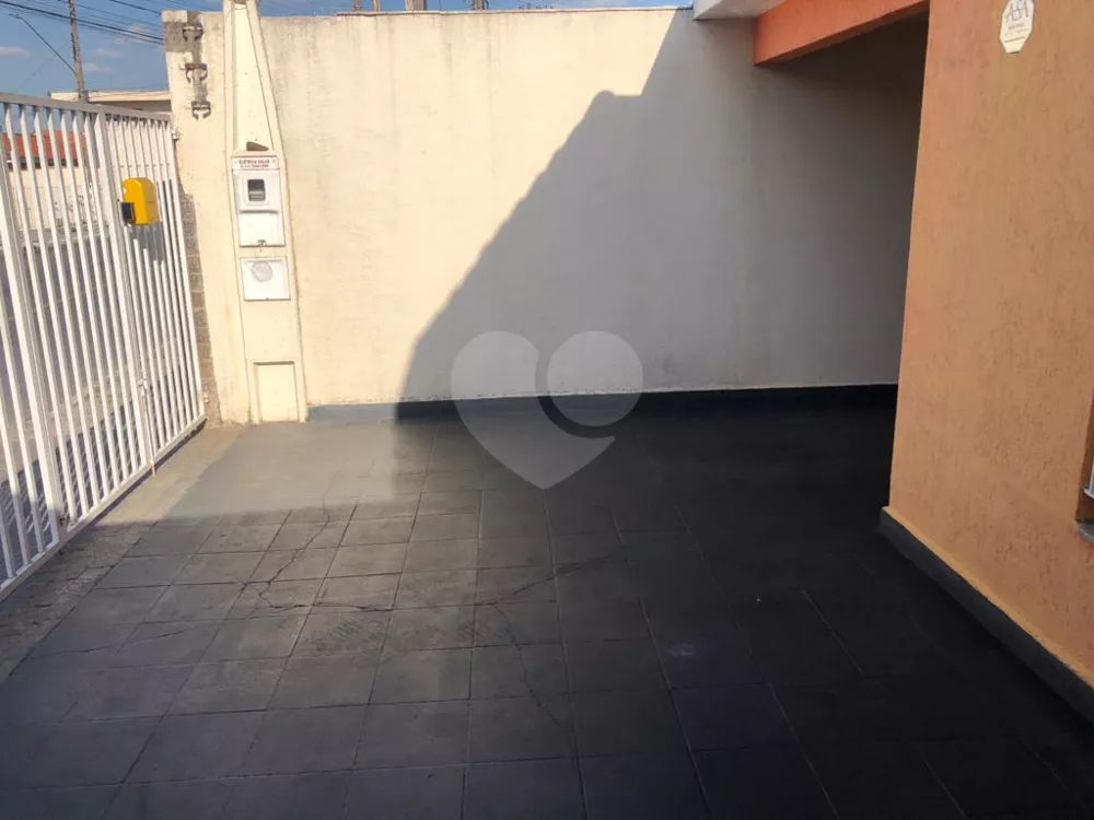 Casa à venda com 2 quartos, 186m² - Foto 1