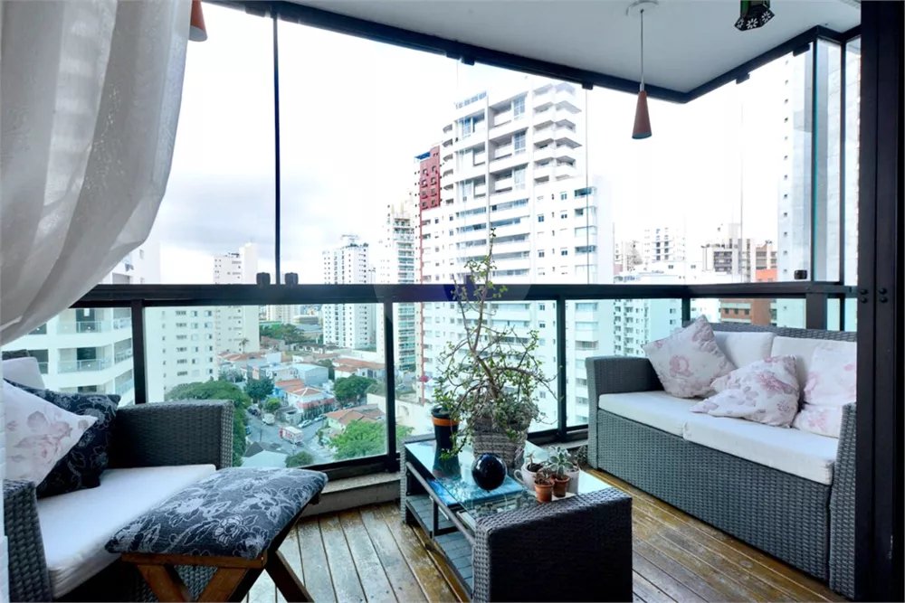 Apartamento à venda com 4 quartos, 220m² - Foto 2