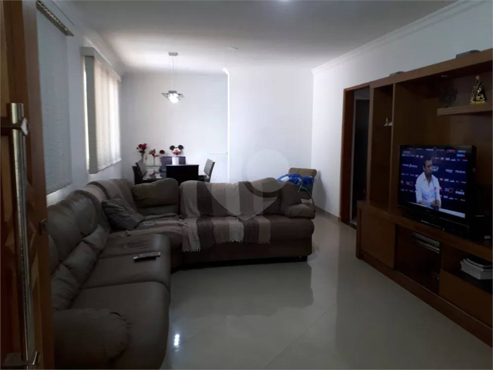 Sobrado à venda com 3 quartos, 130m² - Foto 1