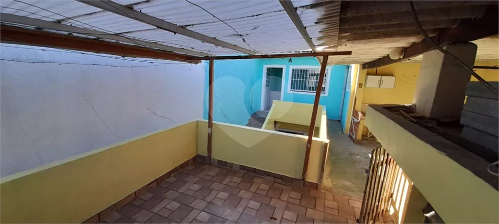 Casa à venda com 3 quartos, 200m² - Foto 2