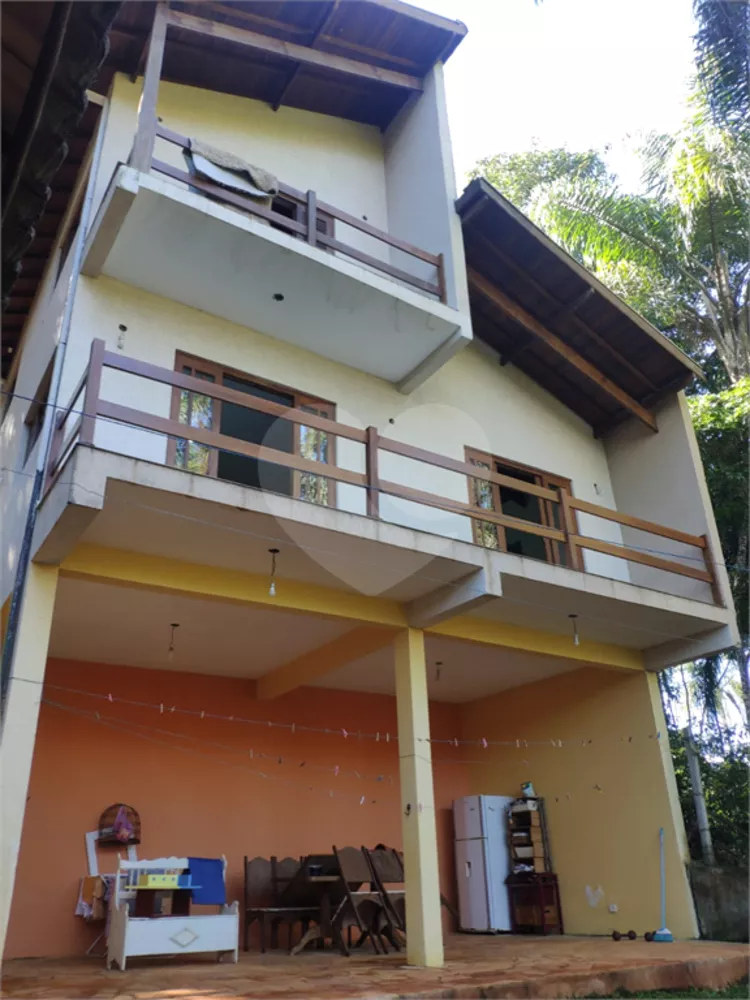 Casa de Condomínio à venda com 3 quartos, 840m² - Foto 2