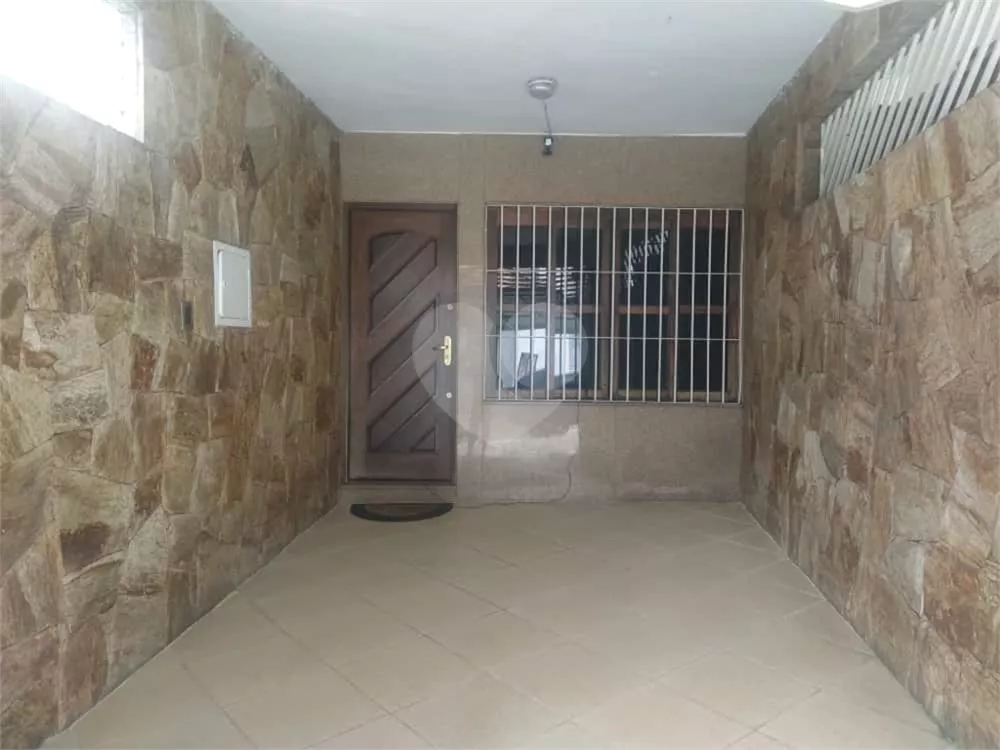 Sobrado à venda com 3 quartos, 100m² - Foto 1