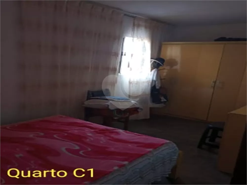 Sobrado à venda com 6 quartos, 159m² - Foto 1