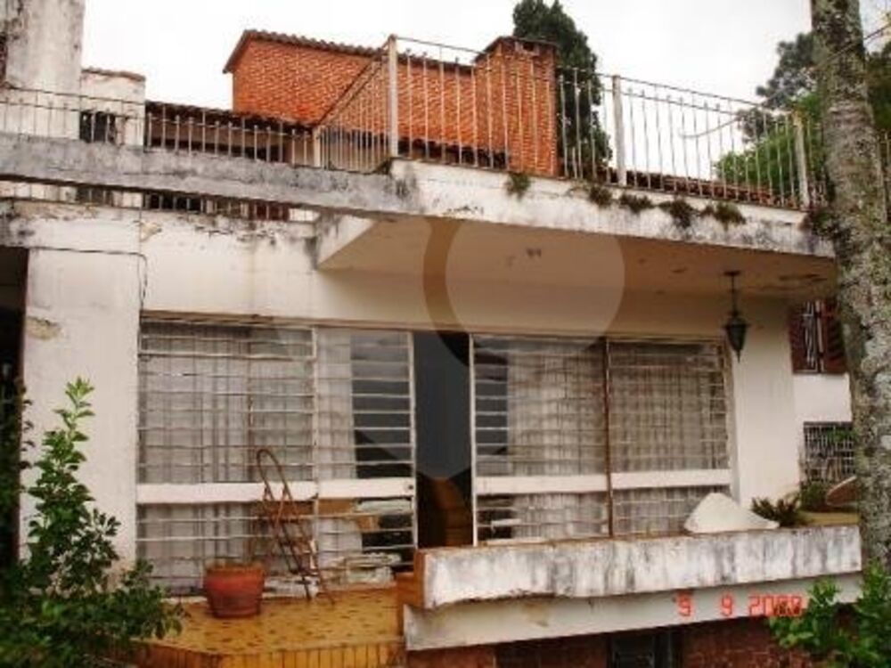 Sobrado à venda com 5 quartos, 300m² - Foto 1