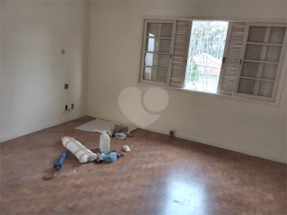 Casa à venda com 4 quartos, 180m² - Foto 2