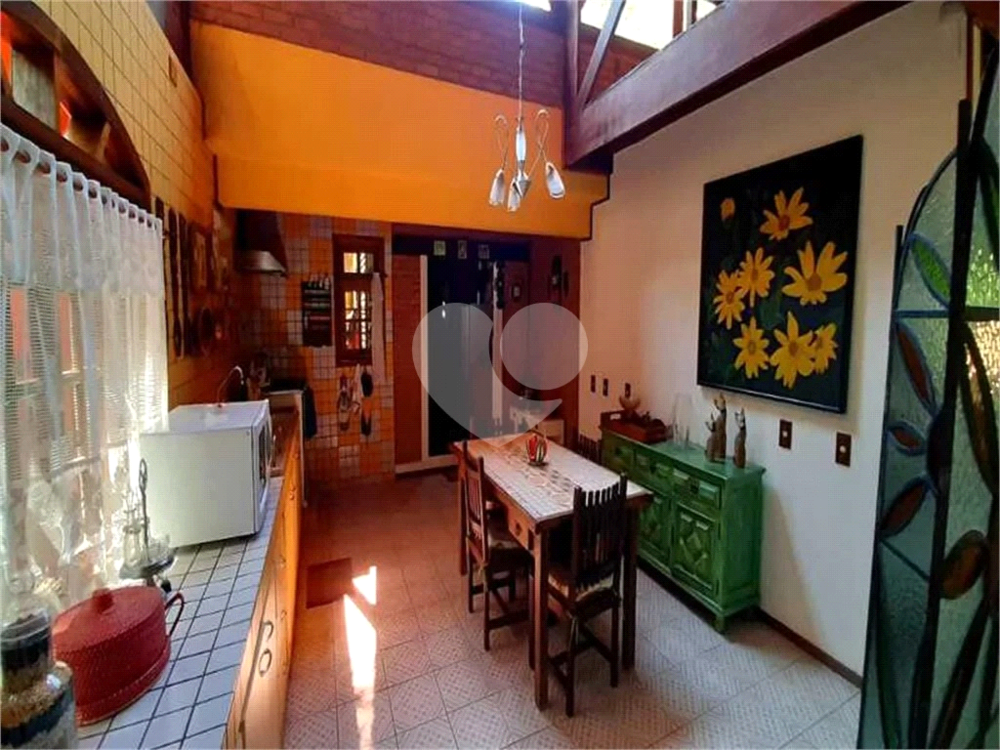 Casa à venda com 5 quartos, 1126m² - Foto 4