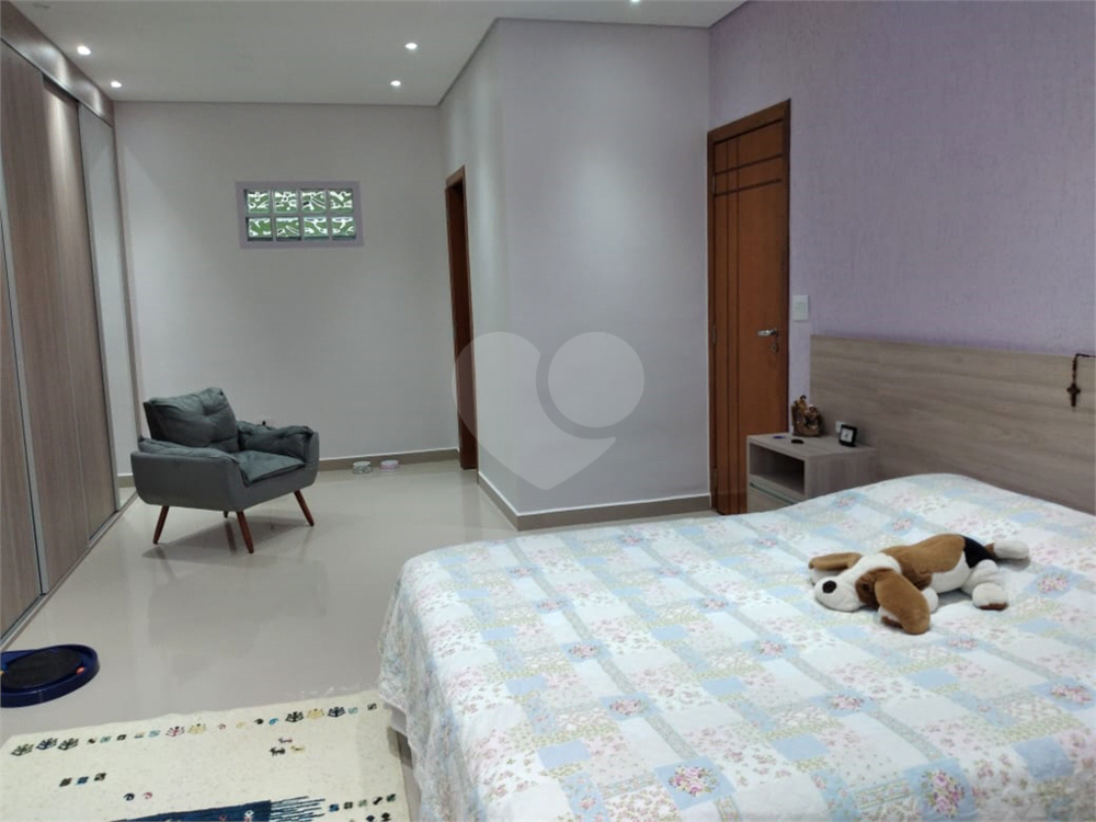 Casa à venda com 3 quartos, 300m² - Foto 3