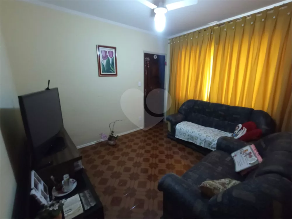 Apartamento à venda com 2 quartos, 70m² - Foto 2