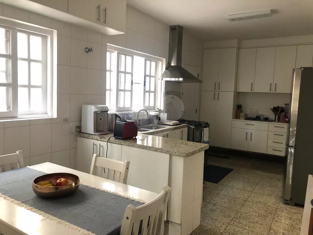 Casa à venda com 5 quartos, 330m² - Foto 4