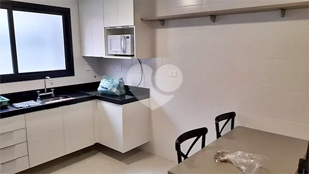 Sobrado à venda com 2 quartos, 213m² - Foto 2