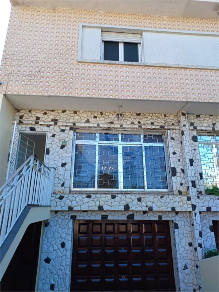 Sobrado à venda com 4 quartos, 300m² - Foto 1