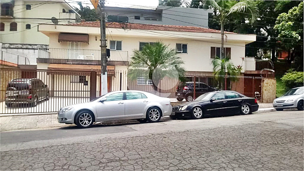 Sobrado, 8 quartos, 329 m² - Foto 1