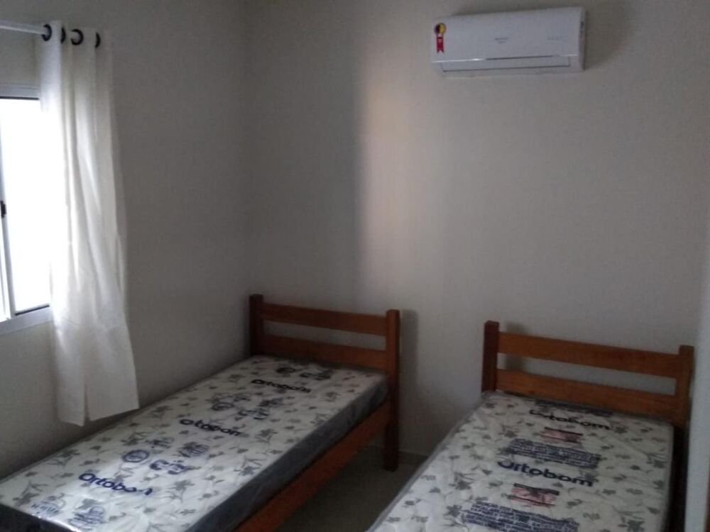 Casa à venda com 6 quartos, 240m² - Foto 7
