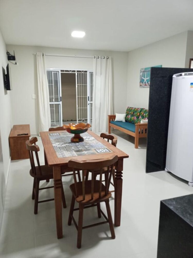 Casa à venda com 6 quartos, 240m² - Foto 5