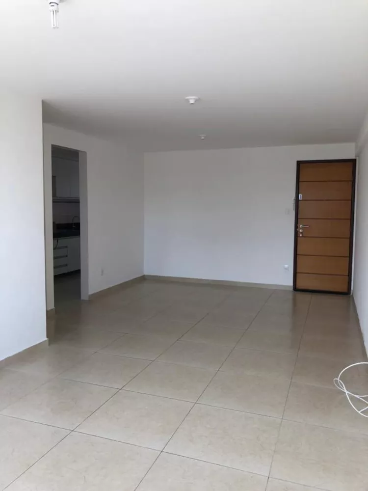 Apartamento à venda com 3 quartos, 100m² - Foto 3