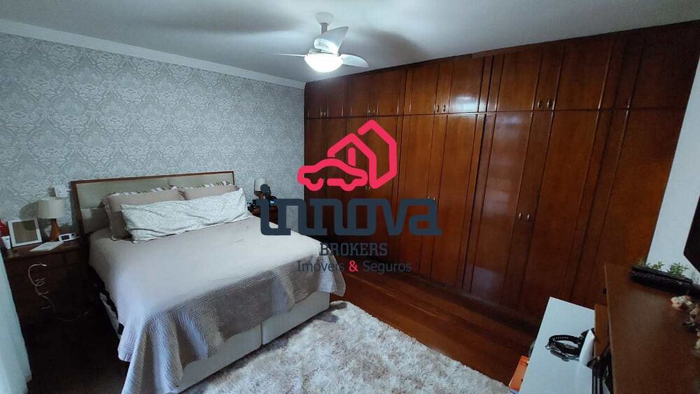 Casa à venda com 3 quartos, 218m² - Foto 4