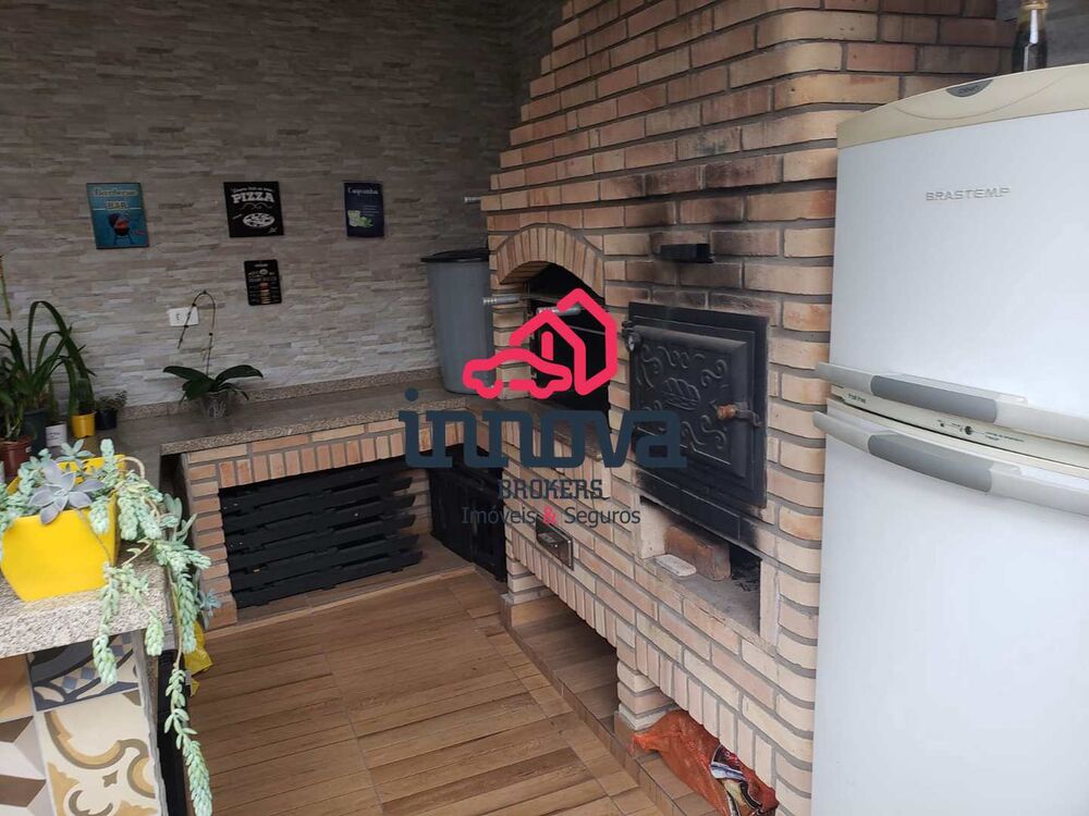 Casa à venda com 3 quartos, 218m² - Foto 3
