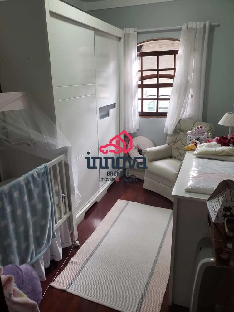 Casa, 3 quartos, 218 m² - Foto 2