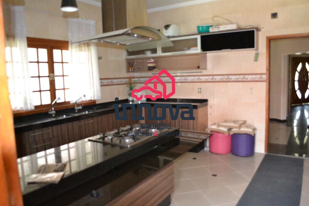 Casa à venda com 3 quartos, 445m² - Foto 13