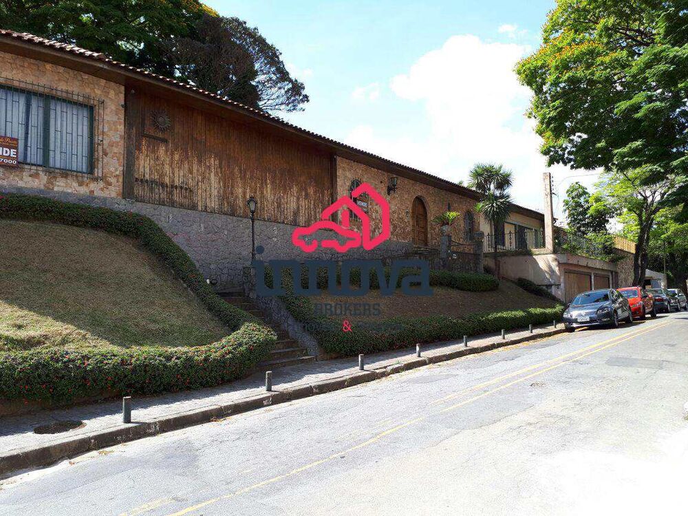 Casa à venda com 6 quartos, 600m² - Foto 2