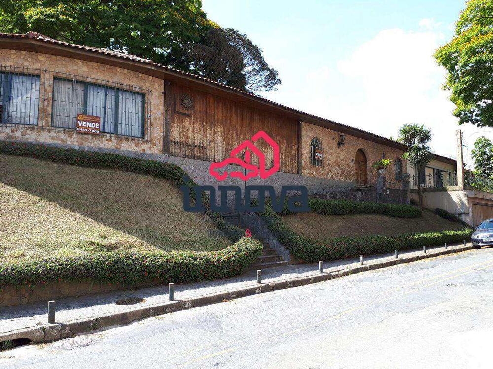 Casa à venda com 6 quartos, 600m² - Foto 1