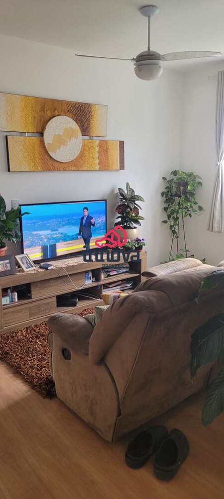 Apartamento à venda com 2 quartos, 80m² - Foto 2