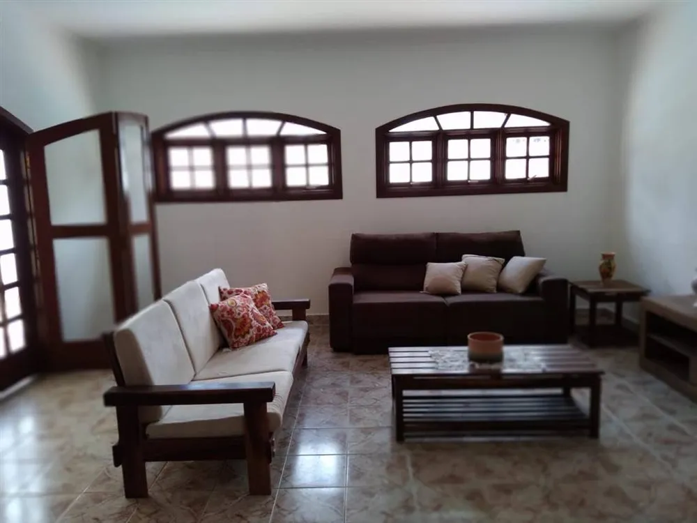 Casa, 4 quartos, 270 m² - Foto 1