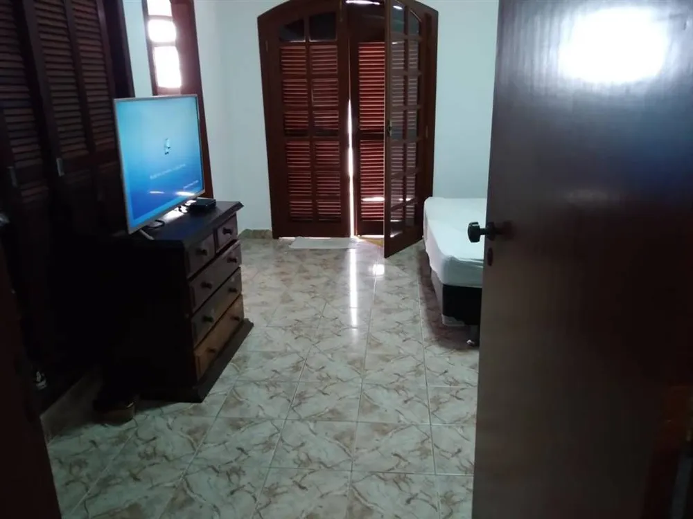 Casa, 4 quartos, 270 m² - Foto 2