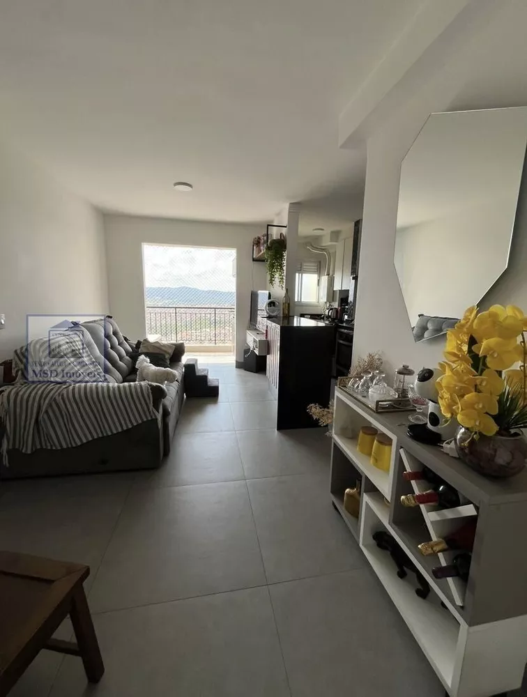 Apartamento à venda com 2 quartos, 64m² - Foto 3