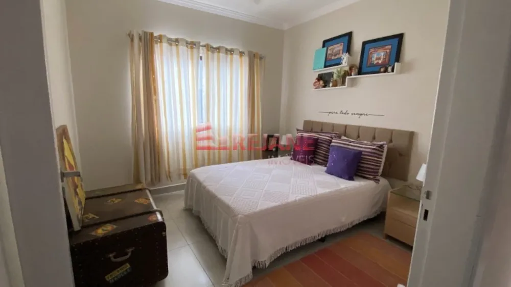Casa, 3 quartos, 222 m² - Foto 4