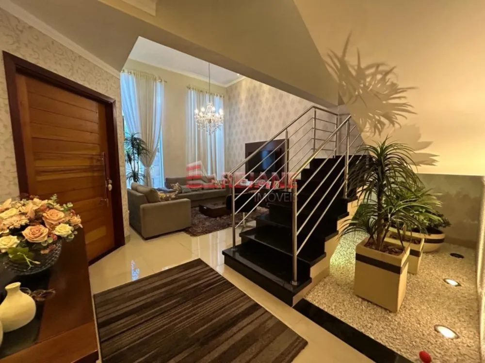 Casa, 3 quartos, 260 m² - Foto 1