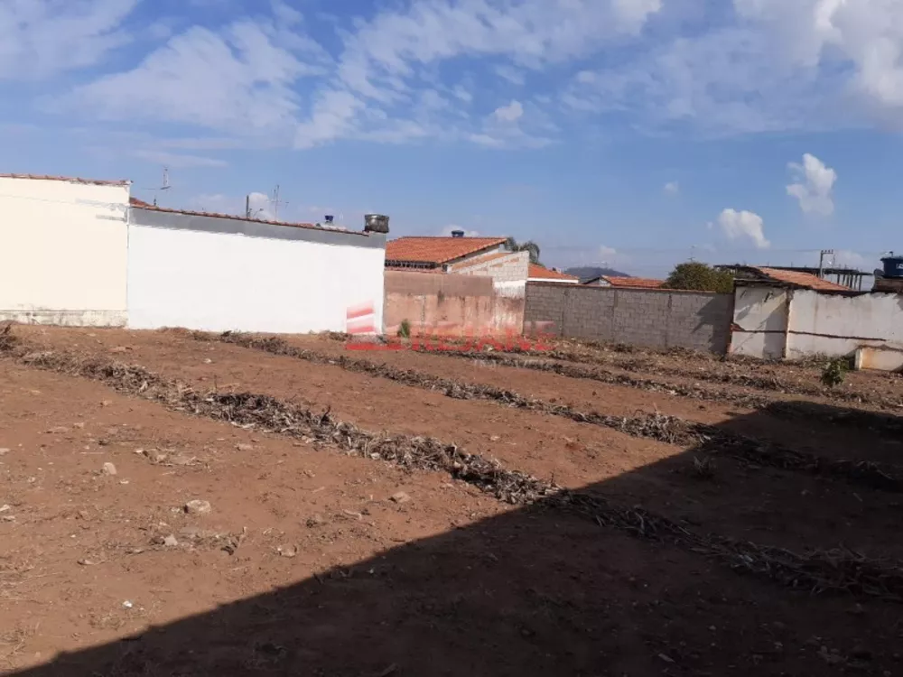 Terreno à venda, 600m² - Foto 1