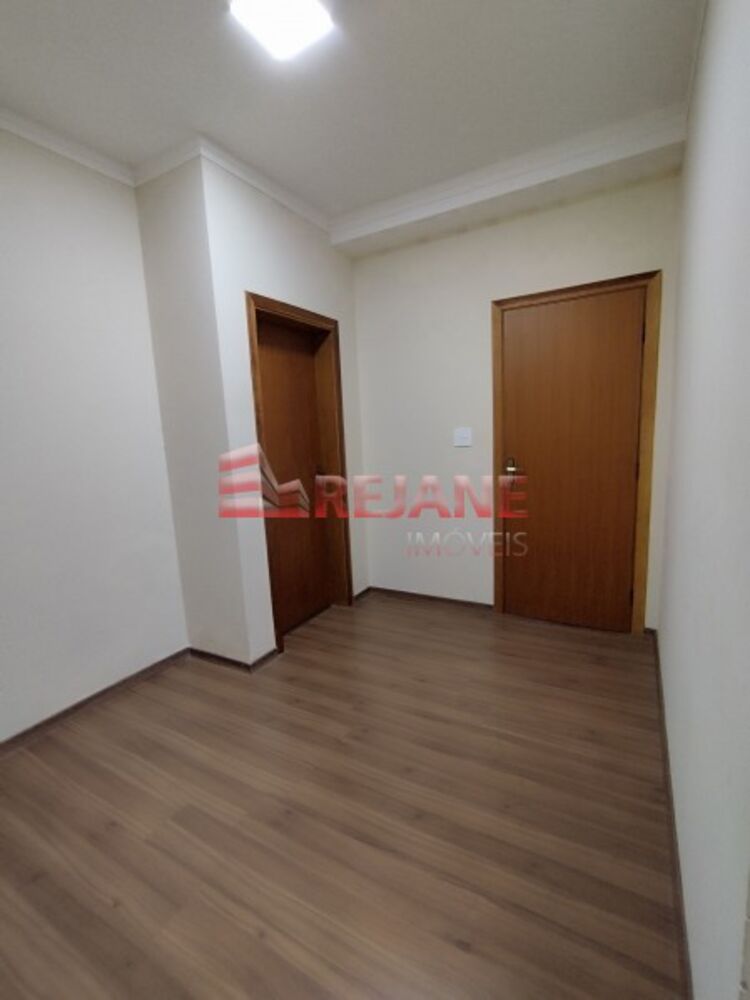 Casa à venda com 3 quartos, 370m² - Foto 3